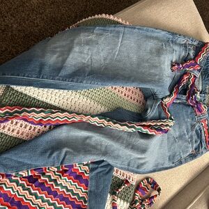 American Eagle Boyfriend 77 with Stylish Boho Flare & Multicolor Belt